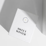 Kvapioji sojų vaško žvakė su medine dagtimi „Sweet Winter”, 210 g