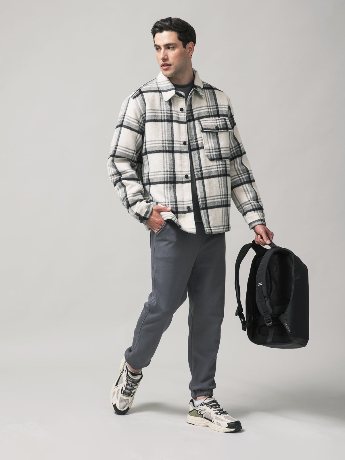 Men's sports trousers