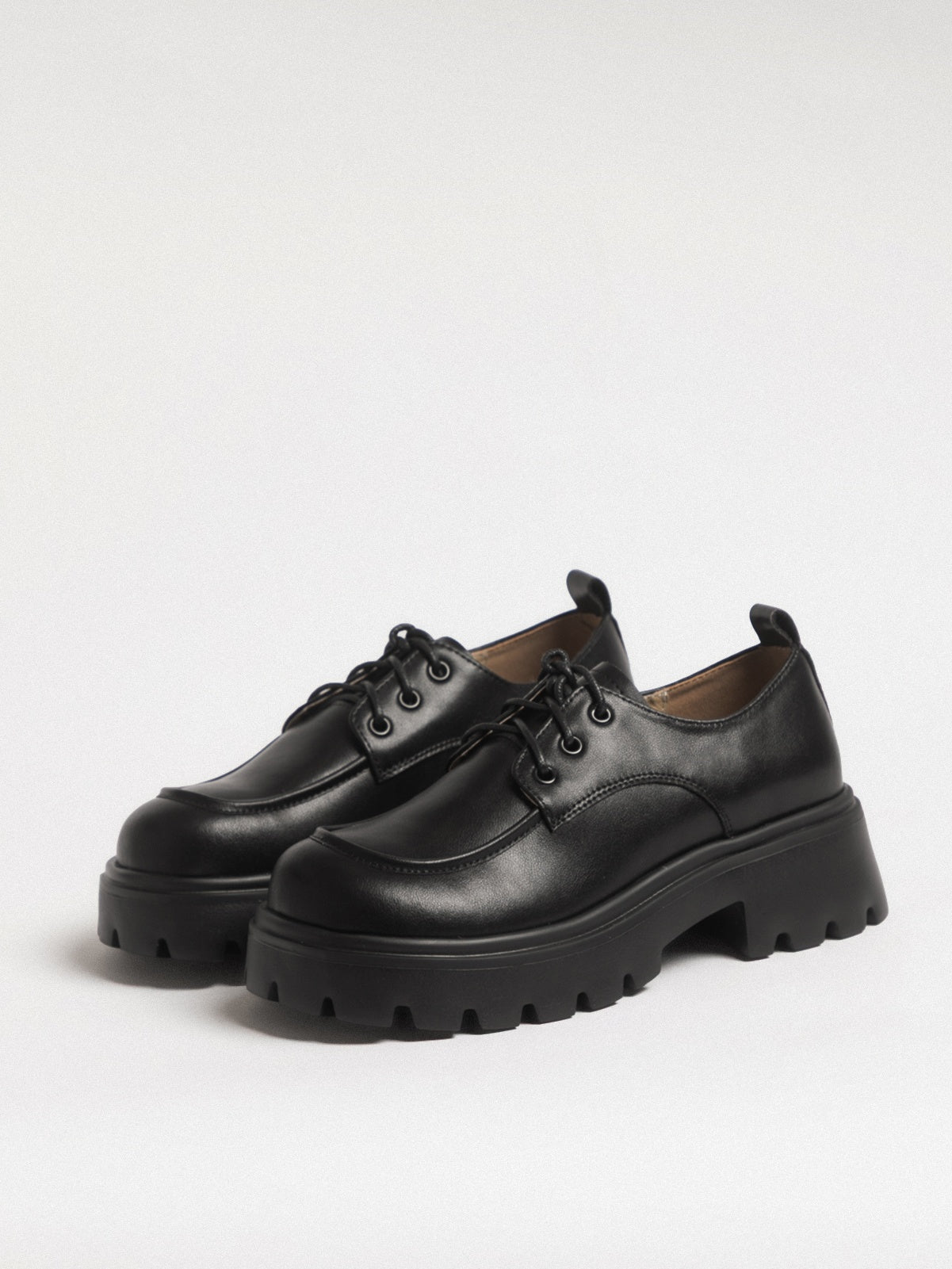 Women's leather shoes