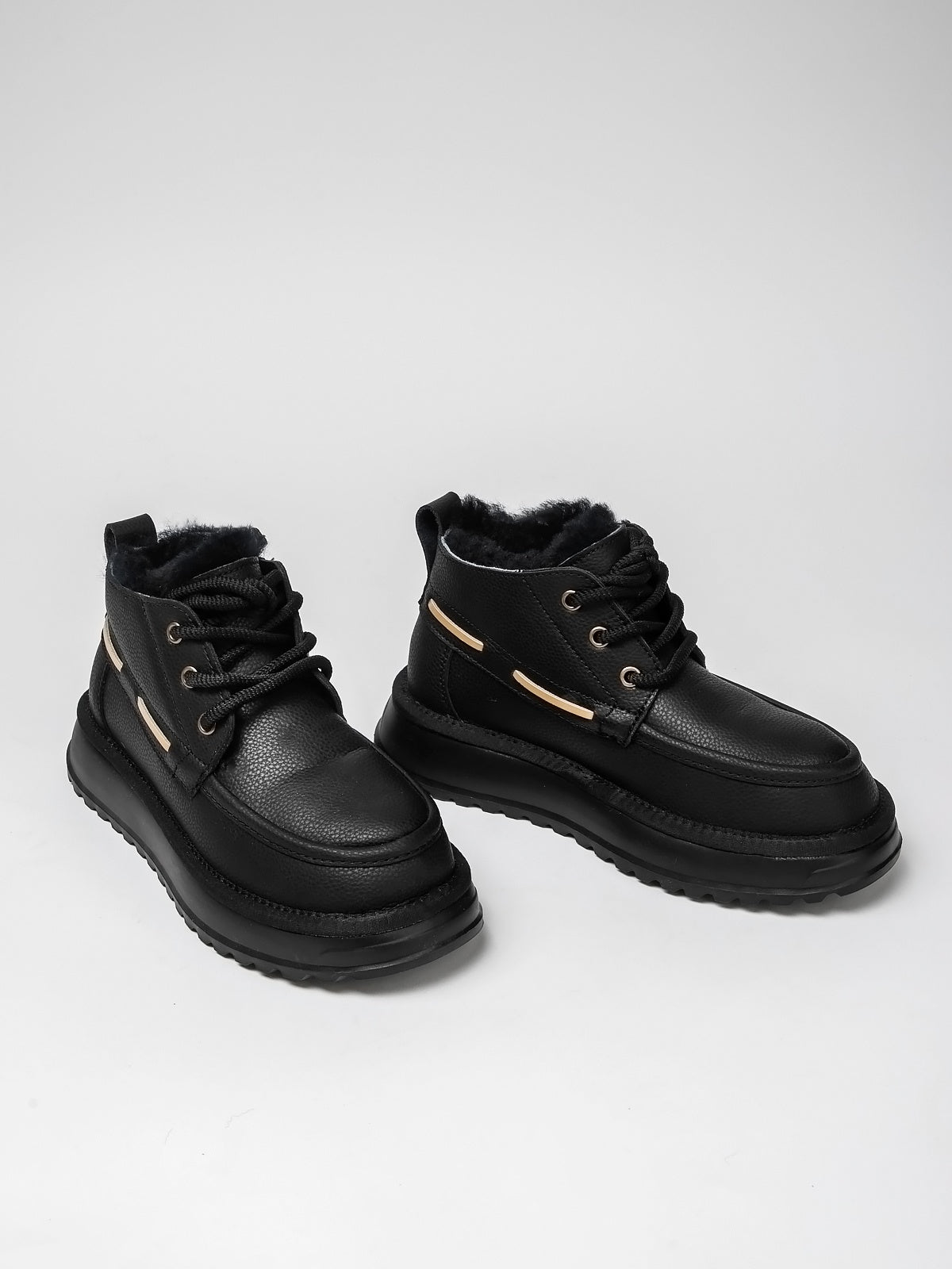 Women's leather shoes