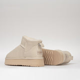 Women's leather boots with insulation