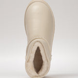 Women's leather boots with insulation