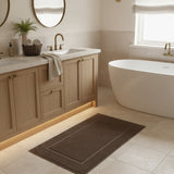 Rinkinys: chalatas, vonios kilimelis, 50x85 cm ir didelis veliūrinis rankšluostis – 90 x 170 cm